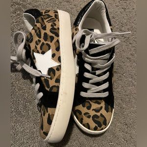 White Raven Canvas Sneaker Leopard Print Sz 7 women’s
